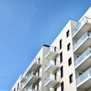 年金だけで生活して 雀の涙