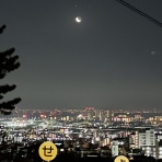 MUSIC MAKES US HAPPY!