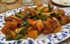 ここでしか食べられない、現地感あふれる料理♪　《京華》
