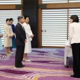 天皇陛下　日本学士院賞授賞式に出席　午後は茶会　