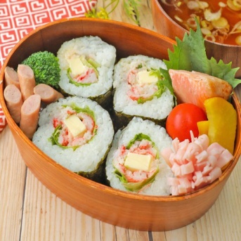 【お弁当にはのり巻きでしょ！】見た目華やか、味バツグン！手軽に作れる、絶品のり巻きレシピ4選