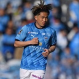 『「またJ1で会おうぜ❕」横浜FC MF山根永遠が岡山に完全移籍することを発表 今季J1リーグで30試合出場1得点「8番という数字は僕にとってずっと特別です」』の画像