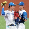 【日本ハム】表情にスタンド大爆笑　加藤貴之と清宮幸太郎がまるでカップルの距離感