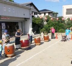 天野が原町の西公園で「第10回 天野が原町秋まつり」が開催。和太鼓やダンスや模擬店もあり盛り上がってた