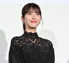 【芸能】浜辺美波が別人みたいになってるんだがｗｗｗ