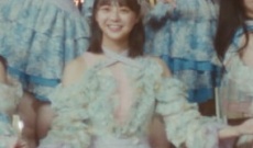 【乃木坂46】冨里奈央の衣装は胸元がぱっくり割れてる…!?