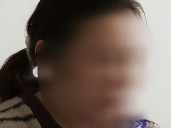 【中国】妻に給料を全て渡していた夫、妻はそれを全て投げ銭に使い果たして離婚へｗ　海外の反応。