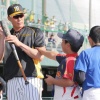 糸井嘉男さん、野球教室で好きな食べ物を聞かれ「I like パン！」 	