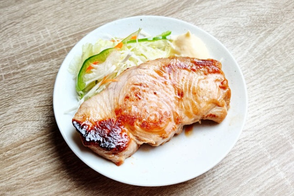 相生産業国賓味彩のタレ ソースdeお手軽レシピ モウカザメ