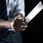 【何故撃ったのか？】千葉でノコギリ振り回す男に警官が発砲し死亡、人権団体からの抗議必至へ