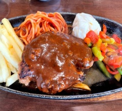 姫路　デミハンバーグ定食♪《白ばら》