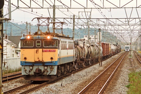 線路は続くよどこまでも - JR貨物試験塗装機
