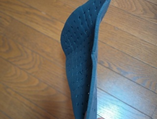 秘訣は空気の層の確保　100円でできるライダーの膝の冷え対策