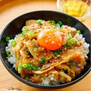 ♡すぐでき！スタミナ豚丼♡【#簡単レシピ #時短 #節約 #ランチ #すた丼 #長ねぎ #豚バラ 】