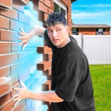 『家の中に秘密のゲームセンターを作ってみた』の画像