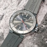 『【アクイスデイトレリーフ】ドラマ「日本沈没」で使用されたモデルが再入荷！【オリス】』の画像