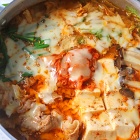 15分でキムチの素いらず！辛すぎないまろやかみそ豚キムチーズ鍋♪連載