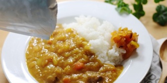 同棲二日目で、私「発熱した。３８度近い」元彼「じゃあ夜は簡単にカレーでいいよ」私「レトルトカレーってこと？」元彼「え？」→