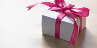クリスマスプレゼントやホワイトデーなどお返しをくれない彼に「ちょうだい」と言ったら厚かましいですか？