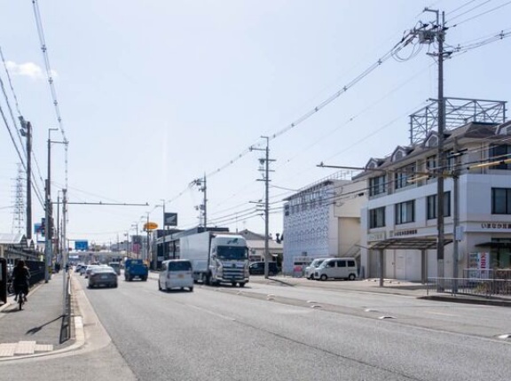 170号線ぞい春日町に「池内自動車」って板金塗装・修理の専門店ができるみたい。12月20日オープン