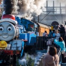 12月の川根路　門出駅を通過するトーマスサンタ