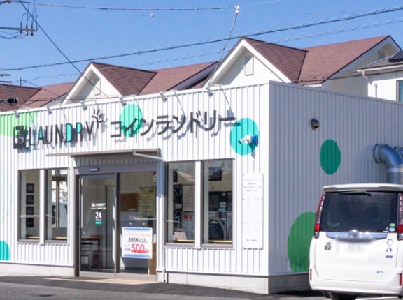 柳橋のセブンイレブン敷地内につくってたコインランドリーがオープンしてる