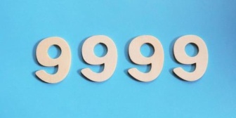 【雑談】昔、プリペイド式の携帯を買った時、番号の下4桁がぞろ目だったんだ！