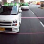 軽自動車の癖に煽ってくるとか頭悪すぎだろ