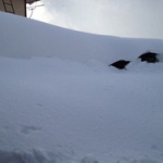 【画像】雪で家の一階が埋まった…