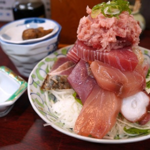 メシをおかずに刺身を喰らう 海鮮丼の概念を覆す 本気の市場メシ 福井 喜多亭 美食磁石 Powered By ライブドアブログ