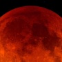 【必見】今年最大の天体ショー、今夜26日の『スーパームーンの皆既月食』！最大のタイミングは○時○分
