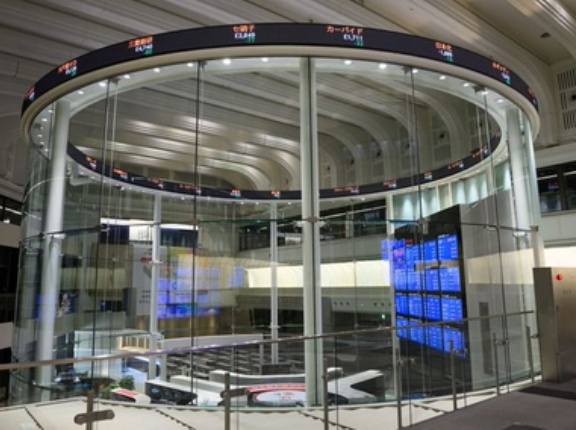 日経平均が1年1ヵ月ぶりに史上最高値を更新 先物は怒涛の踏み上げ展開から一時4万3千円にワンタッチ
