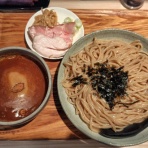 青木悠真のラーメンと野球で日が暮れる