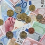 未だに現金支払いのやつは時代の変化についていけない