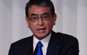 【財務省の下僕】河野太郎さん　ガソリン暫定税率廃止に反対「フェラーリやポルシェに入れるガソリンを下げる必要はない」←頭が悪すぎて炎上中