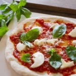 【悲報】宅配ピザ、高すぎるwwwwwwww