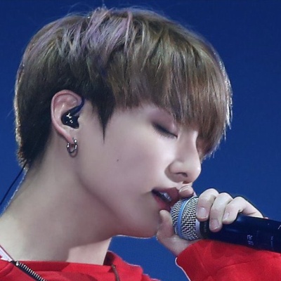 Bts ジョングク 過去最高にセクシーなブロンド刈り上げヘアを公開 Music News 朴