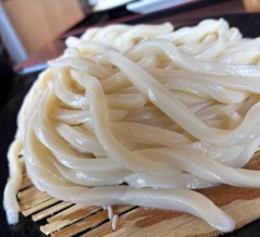 ワクワクの前にゴワゴワの麺をすする　てごね家 笠懸店