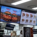 韓国ファストフード『バーガーキング』限定夏メニュー「ボイリンシーフードバーガー・バターガーリック」　버거킹 보일링씨푸드버거버터갈릭