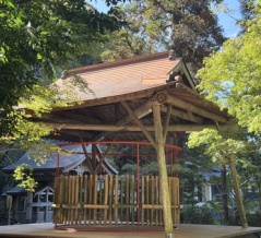 竹風鈴と親子狛犬が佇む神社「富松神社」（大村市三城町）