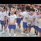 『3歳児さんがとんぼのめがねを作って年長さんにおじゃましました。した』の画像