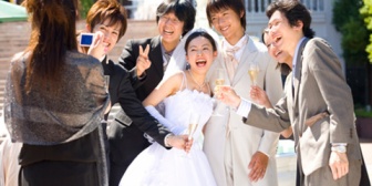 元カレから結婚式の案内が来たので適当に理由つけて断ったけど晴れ姿を見てほしかったなと言われモヤモヤ…