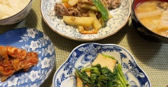 真夜中の＆豚肉とジャガイモのチンジャオロース風