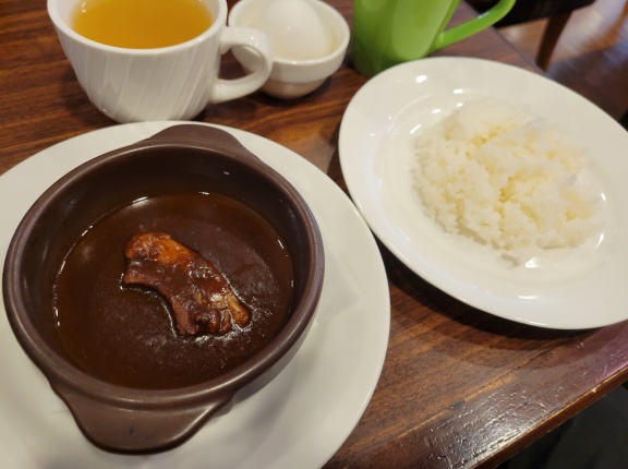 【布田のモーニング】優雅なモーニングカレー、お茶をゆっくりと調布駅前でいただく！ ジョナサン 調布駅前店