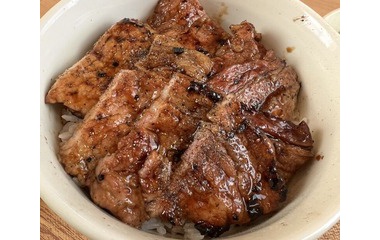 『十勝晴れで豚丼＆新得そば』の画像