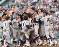 【悲報】ヤフコメ、まだ慶應高校の応援にブチギレてる