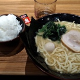 『品川家三田店 豚骨醤油ラーメン』の画像