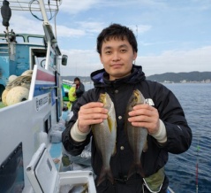 肌寒い陽気も…