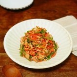 『さっぱり鶏ささみだけれどたっぷりでボリューミー♪スパイシーパプリカマヨソースでいただく★ささみとピーマンとにんじんのサラダ【スパイスアンバサダー2023】【レシピ2135】』の画像