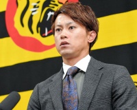 阪神・上本　１２００万減にも「自分が招いた結果」「気づいたら１年終わっていた」